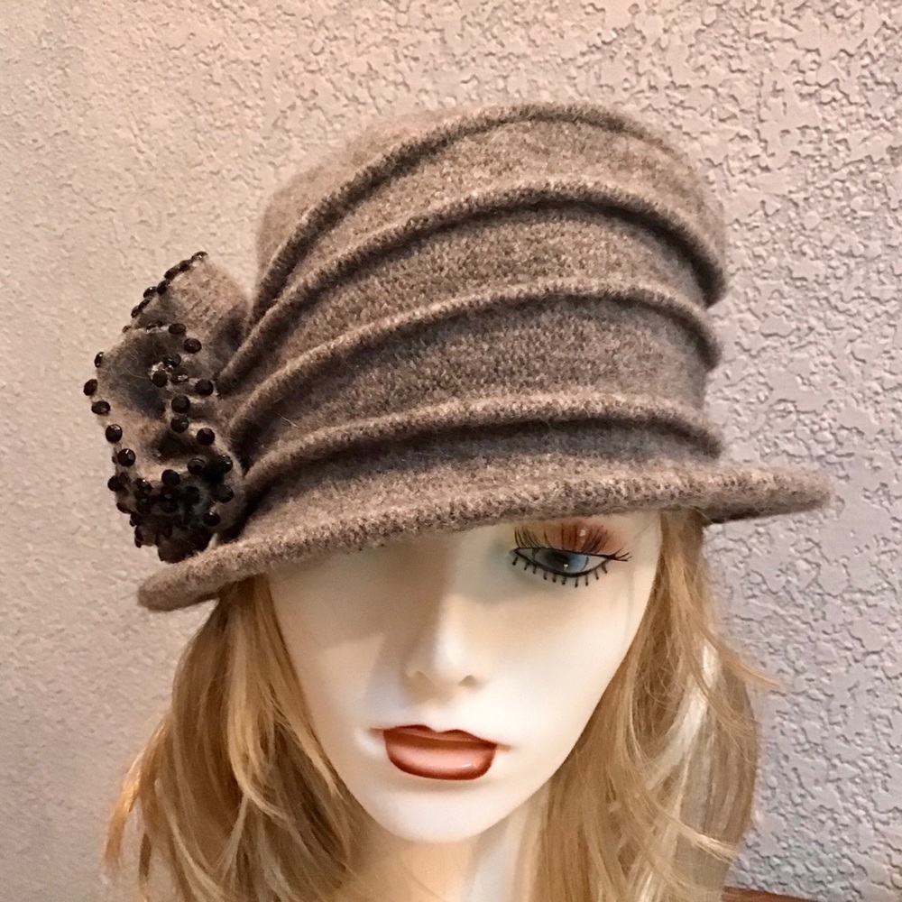 VINTAGE LOOK!  Wool Blend Hat